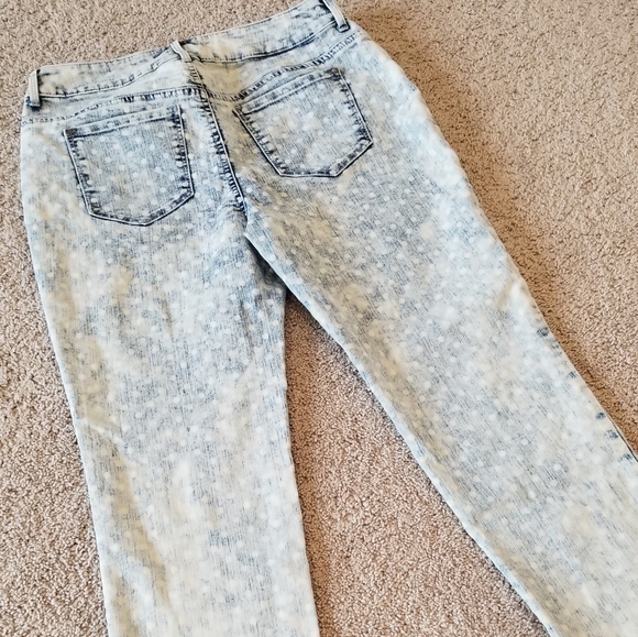 ❤CHICOS Platinum size 6 Polka dot crop jeans- Like New! - Picture 5 of 13